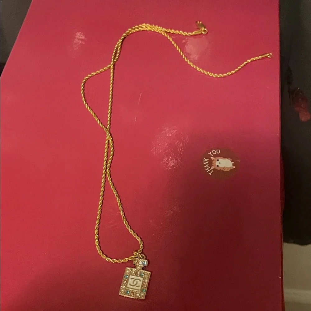 Upcycled Chanel zipper charm necklace - Picture 15 of 17